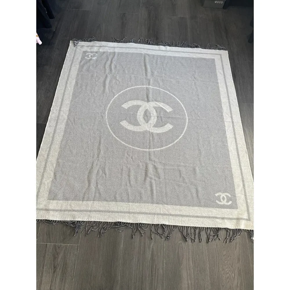 NWT Chanel Traveling Rug Wrap Wool Cashmere Blend